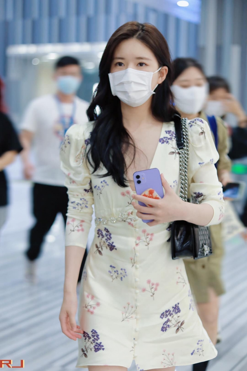Dân chơi hệ đẹp gọi tên Triệu Lộ Tư Dân chơi hệ đẹp gọi tên Triệu Lộ Tư