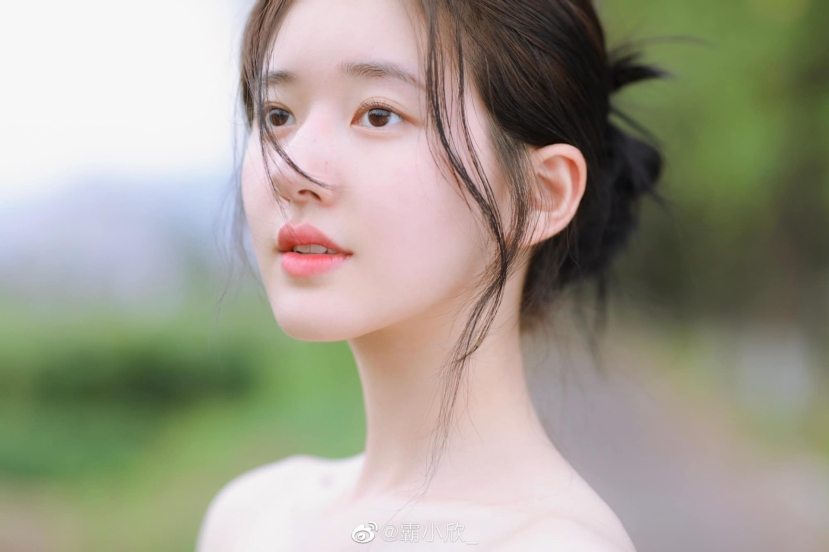Triệu Lộ Tư đích thị 'thánh nữ mặt mộc' thế hệ mới, làn da xuất sắc chấp luôn độ mịn của giấy A4 - Ảnh 11 Triệu Lộ Tư đích thị 'thánh nữ mặt mộc' thế hệ mới, làn da xuất sắc chấp luôn độ mịn của giấy A4 - Ảnh 11
