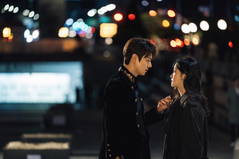 'Chồng quốc dân' Lee Min Ho vừa lộ hint hẹn hò, hội chị em đã tranh giành đòi 'bế' về gấp: Ai có ba bích đi trước - Ảnh 3 'Chồng quốc dân' Lee Min Ho vừa lộ hint hẹn hò, hội chị em đã tranh giành đòi 'bế' về gấp: Ai có ba bích đi trước - Ảnh 3
