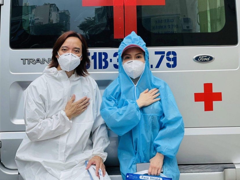 Sao Việt đồng lòng chống dịch, người góp công kẻ góp của: Việt Nam ơi nhanh khỏe nhé! - Ảnh 5 Sao Việt đồng lòng chống dịch, người góp công kẻ góp của: Việt Nam ơi nhanh khỏe nhé! - Ảnh 5