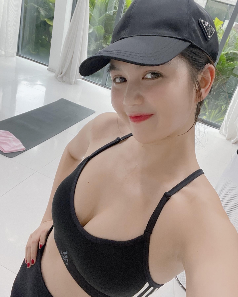 ... ánh mắt tràn đầy năng lượng. Bảo sao các fanboy ngày đêm đều trông ngóng Ngọc Trinh đăng ảnh ... ánh mắt tràn đầy năng lượng. Bảo sao các fanboy ngày đêm đều trông ngóng Ngọc Trinh đăng ảnh