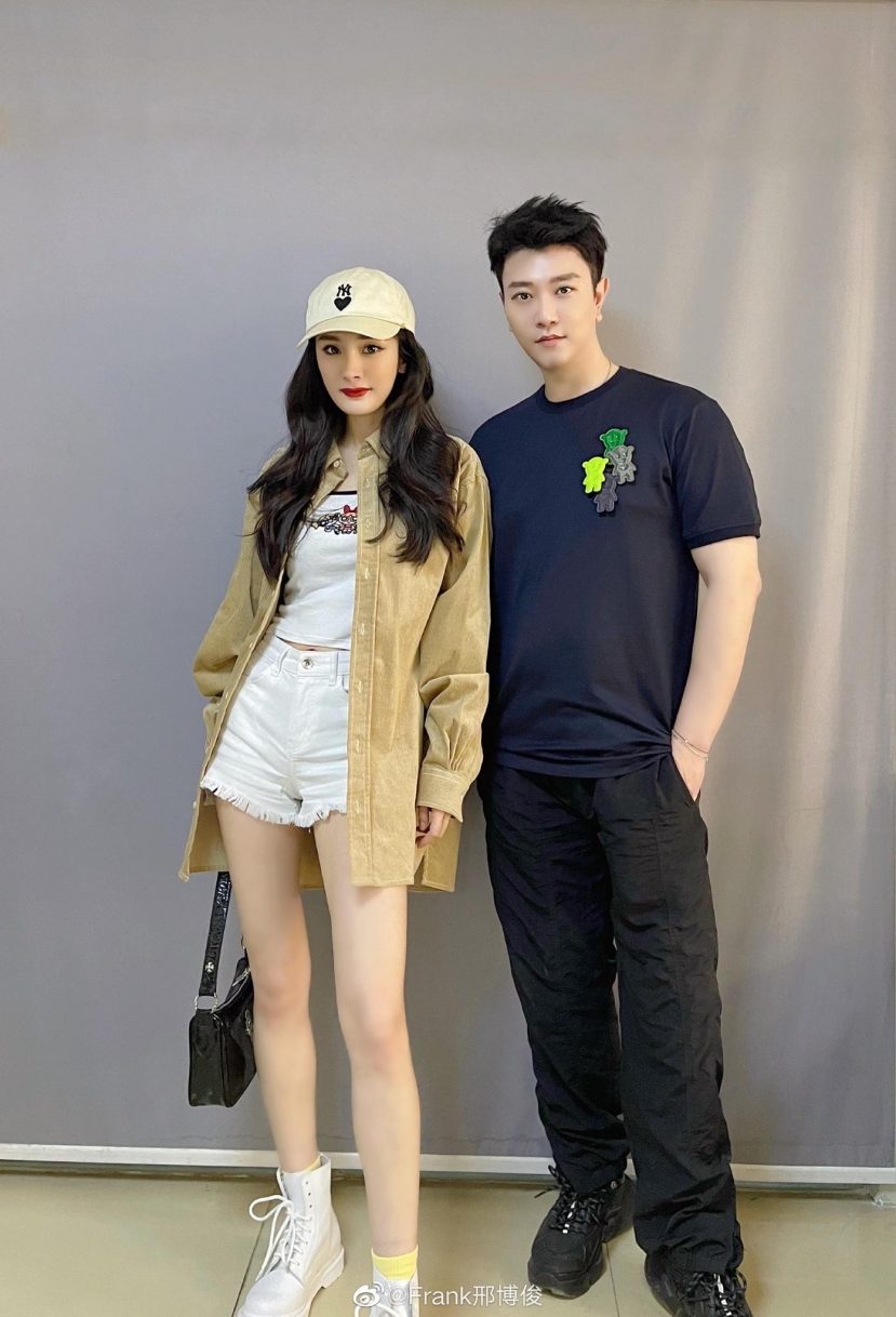 Nghẹn đắng trước trải lòng của Dương Mịch về cuộc sống độc thân: Ngày ngủ 3 tiếng, sút 5kg, chẳng ngại van xin người khác - Ảnh 7 Nghẹn đắng trước trải lòng của Dương Mịch về cuộc sống độc thân: Ngày ngủ 3 tiếng, sút 5kg, chẳng ngại van xin người khác - Ảnh 7