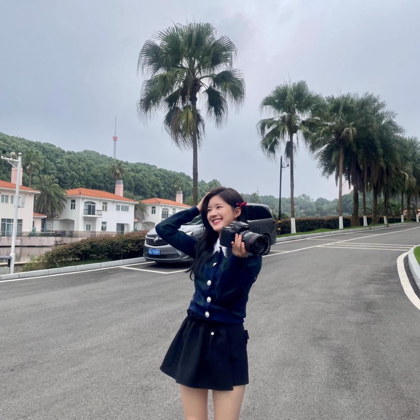 Bị chê lép vế Triệu Lộ Tư, Dương Mịch phục thù với bộ ảnh khoe visual 'chạm định': Đôi chân ai đắt giá nhất? - Ảnh 2 Bị chê lép vế Triệu Lộ Tư, Dương Mịch phục thù với bộ ảnh khoe visual 'chạm định': Đôi chân ai đắt giá nhất? - Ảnh 2