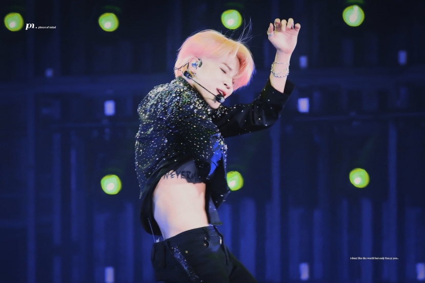 Mỗi khoảnh khắc thành viên nhóm BTS 'vén áo', fan hâm mộ chỉ biết khóc thét và cũng chẳng ngần ngại 'vứt' cục liêm sỉ để nhận chồng Mỗi khoảnh khắc thành viên nhóm BTS 'vén áo', fan hâm mộ chỉ biết khóc thét và cũng chẳng ngần ngại 'vứt' cục liêm sỉ để nhận chồng