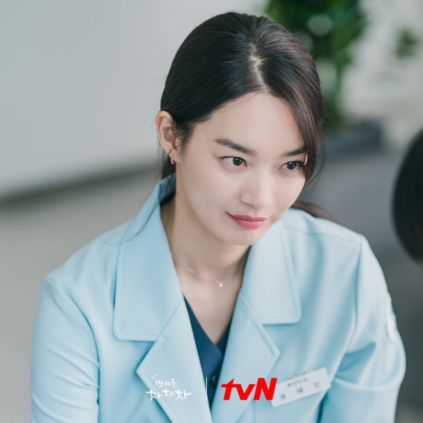 Shin Min Ah đứng ở vị trí thứ ba với chỉ số danh tiếng thương hiệu là 4.280.690 Shin Min Ah đứng ở vị trí thứ ba với chỉ số danh tiếng thương hiệu là 4.280.690