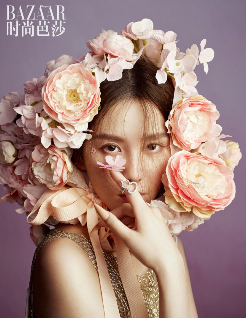 Lưu Thi Thi gây sốt với bộ ảnh 'mẫu đơn thi họa' của Bazaar Lưu Thi Thi gây sốt với bộ ảnh 'mẫu đơn thi họa' của Bazaar