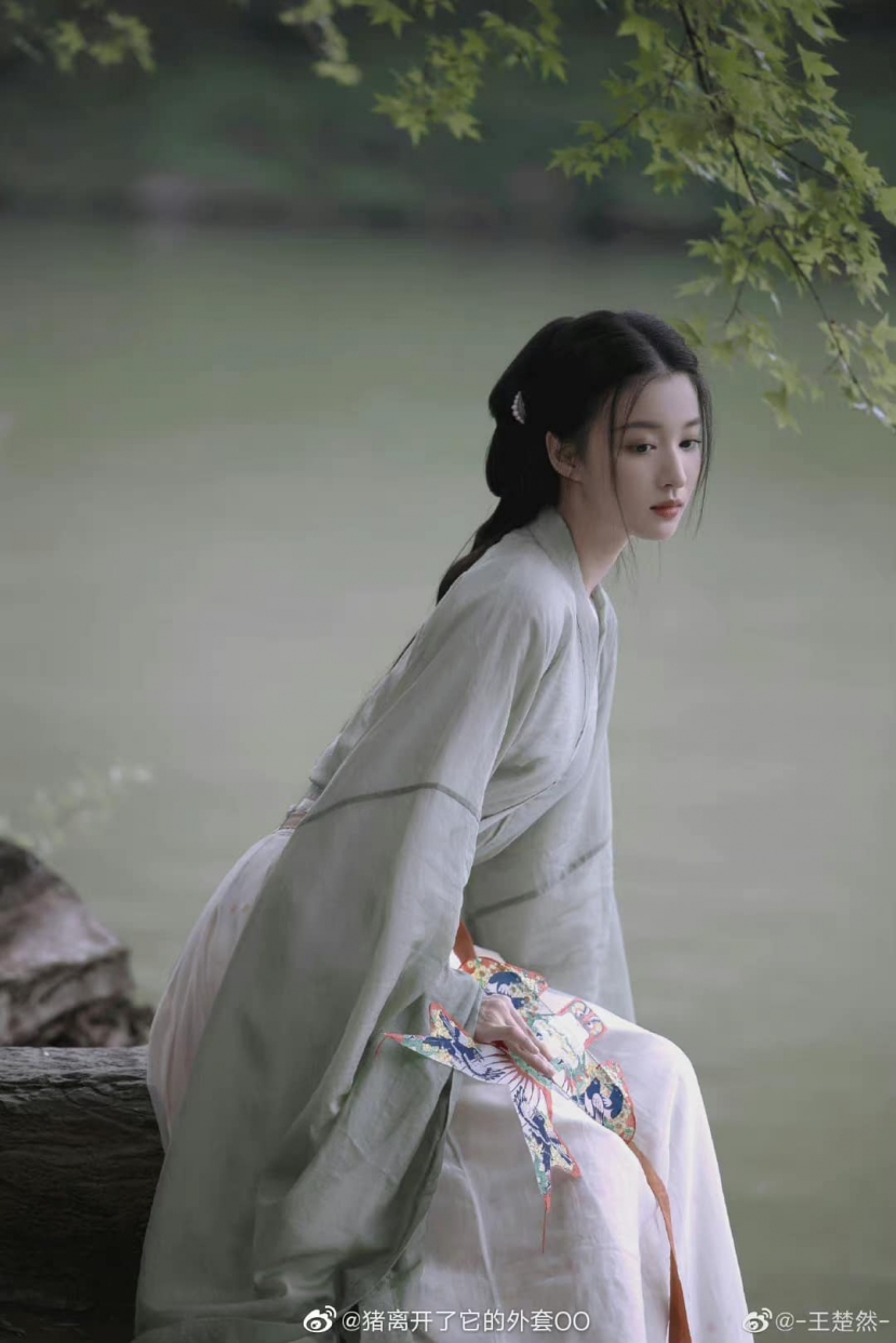 Vương Sở Nhiên khoe visual 'băng thanh ngọc khiết' trong bộ ảnh cổ trang mới Vương Sở Nhiên khoe visual 'băng thanh ngọc khiết' trong bộ ảnh cổ trang mới