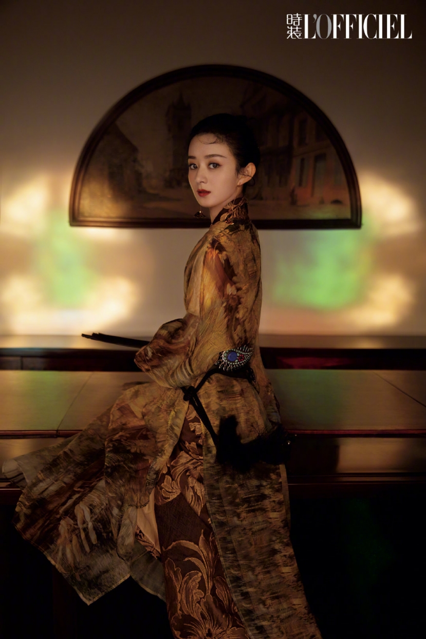 Hình ảnh kinh diễm nhất hôm nay: Triệu Lệ Dĩnh hóa nàng thơ trên bìa L'officiel tháng 10, đẹp choáng váng đất trời - Ảnh 3 Hình ảnh kinh diễm nhất hôm nay: Triệu Lệ Dĩnh hóa nàng thơ trên bìa L'officiel tháng 10, đẹp choáng váng đất trời - Ảnh 3