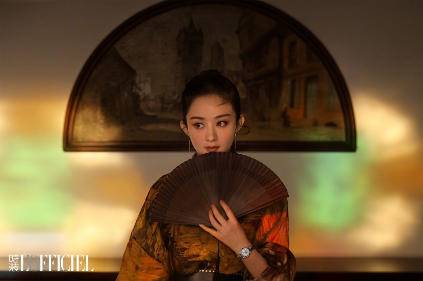 Hình ảnh kinh diễm nhất hôm nay: Triệu Lệ Dĩnh hóa nàng thơ trên bìa L'officiel tháng 10, đẹp choáng váng đất trời - Ảnh 1 Hình ảnh kinh diễm nhất hôm nay: Triệu Lệ Dĩnh hóa nàng thơ trên bìa L'officiel tháng 10, đẹp choáng váng đất trời - Ảnh 1