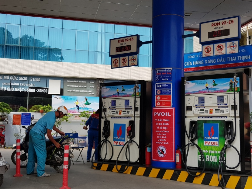 Giá xăng dầu tăng 'phi mã', cao chưa từng có trong 3 năm trở lại đây. Ảnh: Báo Lao Động Giá xăng dầu tăng 'phi mã', cao chưa từng có trong 3 năm trở lại đây. Ảnh: Báo Lao Động