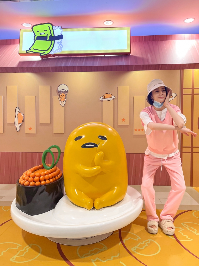 Địch Lệ Nhiệt Ba đích thị dân chơi hệ 'tấu hài', dũng cảm làm điều mà cả Cbiz không ai dám thử? - Ảnh 2 Địch Lệ Nhiệt Ba đích thị dân chơi hệ 'tấu hài', dũng cảm làm điều mà cả Cbiz không ai dám thử? - Ảnh 2