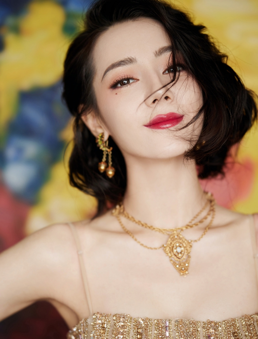 Địch Lệ Nhiệt Ba - Dương Mịch 'đọ sắc' - Ảnh 5 Địch Lệ Nhiệt Ba - Dương Mịch 'đọ sắc' - Ảnh 5