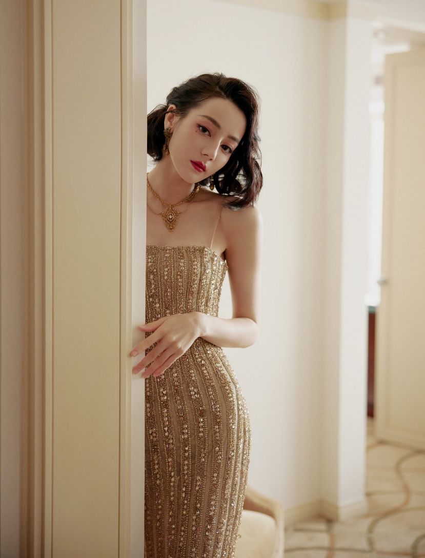 Địch Lệ Nhiệt Ba - Dương Mịch 'đọ sắc' - Ảnh 2 Địch Lệ Nhiệt Ba - Dương Mịch 'đọ sắc' - Ảnh 2