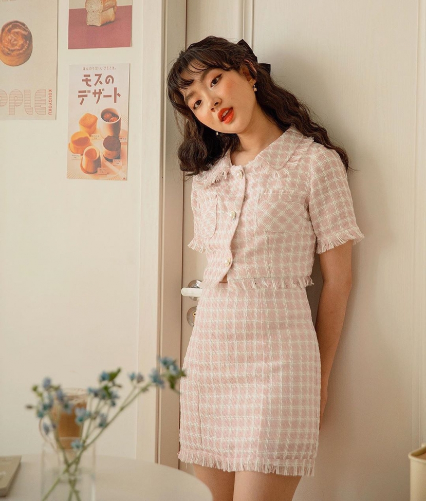 Style đi ăn cưới dịp đông sang: Lên đồ vải twedd vừa sang chảnh vừa tinh tế, có khi 'chặt đẹp' cả cô dâu - Ảnh 2 Style đi ăn cưới dịp đông sang: Lên đồ vải twedd vừa sang chảnh vừa tinh tế, có khi 'chặt đẹp' cả cô dâu - Ảnh 2