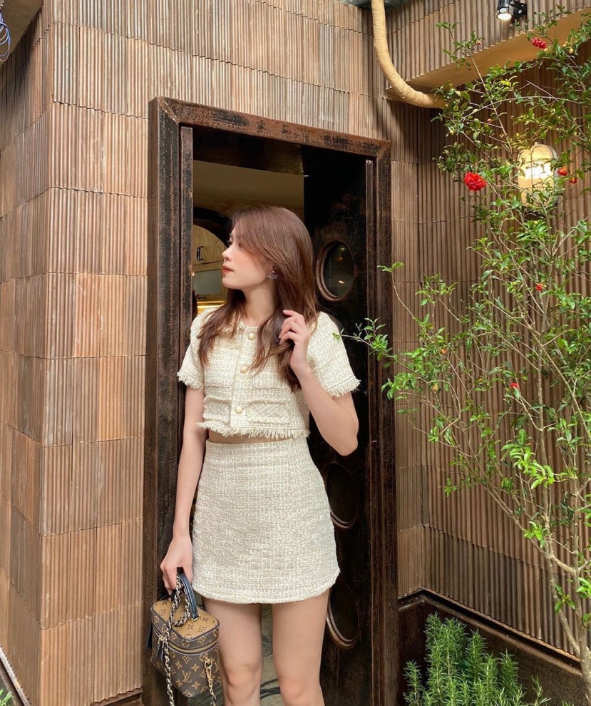 Style đi ăn cưới dịp đông sang: Lên đồ vải twedd vừa sang chảnh vừa tinh tế, có khi 'chặt đẹp' cả cô dâu - Ảnh 3 Style đi ăn cưới dịp đông sang: Lên đồ vải twedd vừa sang chảnh vừa tinh tế, có khi 'chặt đẹp' cả cô dâu - Ảnh 3