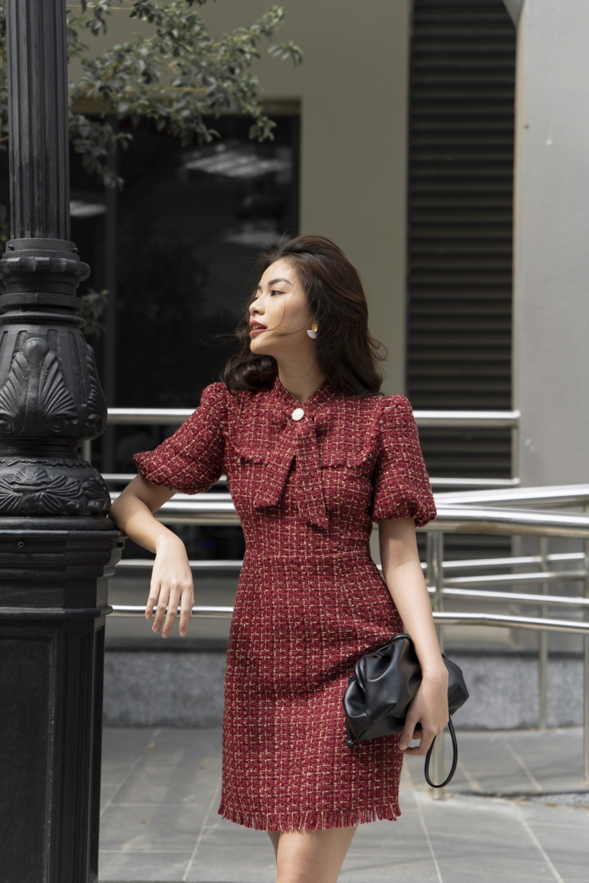 Style đi ăn cưới dịp đông sang: Lên đồ vải twedd vừa sang chảnh vừa tinh tế, có khi 'chặt đẹp' cả cô dâu - Ảnh 4 Style đi ăn cưới dịp đông sang: Lên đồ vải twedd vừa sang chảnh vừa tinh tế, có khi 'chặt đẹp' cả cô dâu - Ảnh 4