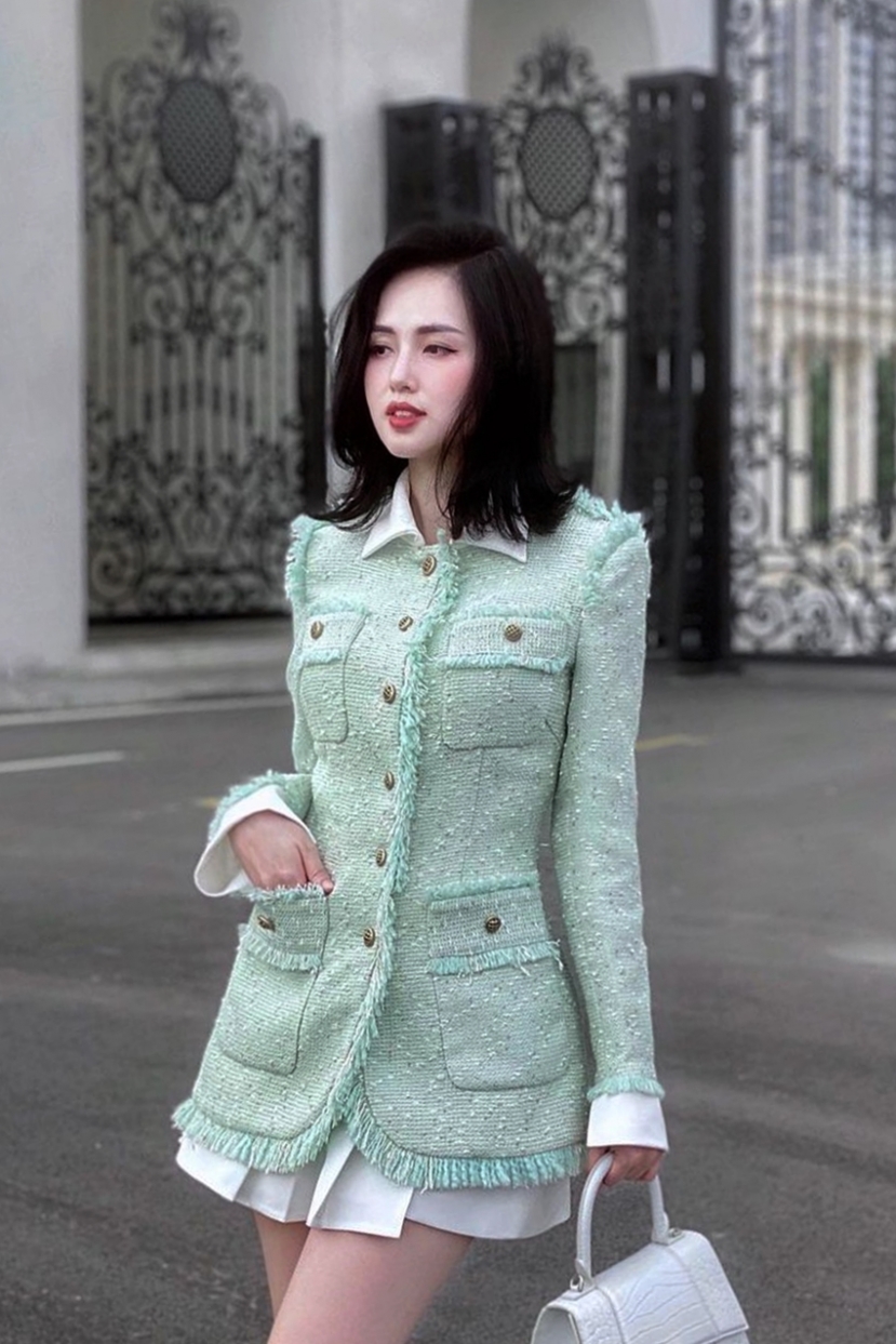 Style đi ăn cưới dịp đông sang: Lên đồ vải twedd vừa sang chảnh vừa tinh tế, có khi 'chặt đẹp' cả cô dâu - Ảnh 5 Style đi ăn cưới dịp đông sang: Lên đồ vải twedd vừa sang chảnh vừa tinh tế, có khi 'chặt đẹp' cả cô dâu - Ảnh 5