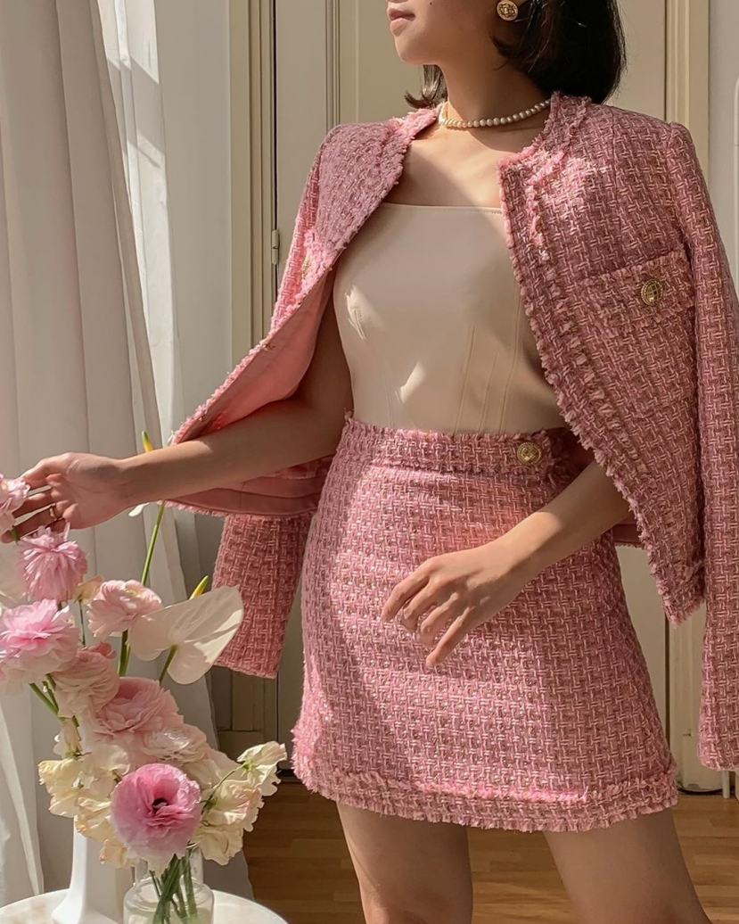 Style đi ăn cưới dịp đông sang: Lên đồ vải twedd vừa sang chảnh vừa tinh tế, có khi 'chặt đẹp' cả cô dâu - Ảnh 6 Style đi ăn cưới dịp đông sang: Lên đồ vải twedd vừa sang chảnh vừa tinh tế, có khi 'chặt đẹp' cả cô dâu - Ảnh 6