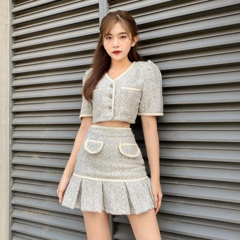 Style đi ăn cưới dịp đông sang: Lên đồ vải twedd vừa sang chảnh vừa tinh tế, có khi 'chặt đẹp' cả cô dâu - Ảnh 10 Style đi ăn cưới dịp đông sang: Lên đồ vải twedd vừa sang chảnh vừa tinh tế, có khi 'chặt đẹp' cả cô dâu - Ảnh 10