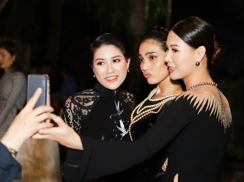 Tuy hầm hồ trên MXH, nhưng không thể phủ nhận được nhan sắc xinh đẹp của bà chủ tiệm bún đậu Tuy hầm hồ trên MXH, nhưng không thể phủ nhận được nhan sắc xinh đẹp của bà chủ tiệm bún đậu