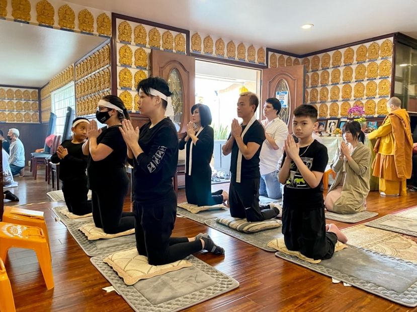 Mặc dù đã đi xa nhưng tình yêu, sự tử tể của giọng ca Bông Điên Điển vẫn còn mãi Mặc dù đã đi xa nhưng tình yêu, sự tử tể của giọng ca Bông Điên Điển vẫn còn mãi