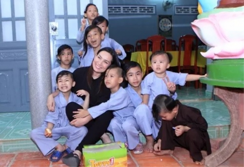 Tình yêu Phi Nhung dành cho các con là vô bờ bến. Ảnh: Internet Tình yêu Phi Nhung dành cho các con là vô bờ bến. Ảnh: Internet