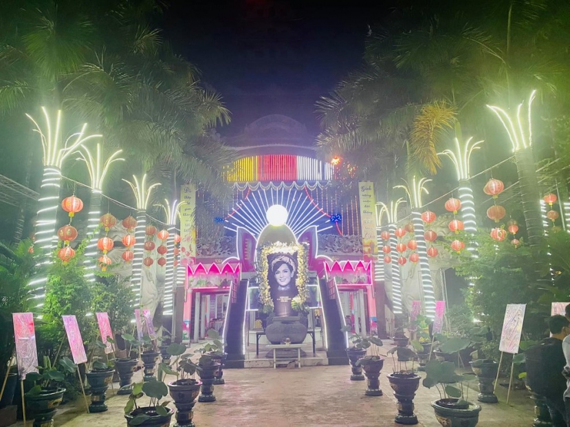 Ở Việt Nam, lễ cúng được tổ chức hoành tráng tại chùa Pháp Vân (TP Hồ Chí Minh) Ở Việt Nam, lễ cúng được tổ chức hoành tráng tại chùa Pháp Vân (TP Hồ Chí Minh)