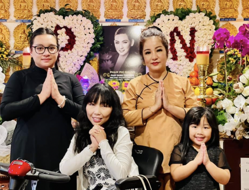'Lạnh sống lưng' với lời kể của Thúy Nga về sự ra đi của Phi Nhung, fan giật thót tim vì 1 chi tiết đúng đến ngỡ ngàng - Ảnh 4 'Lạnh sống lưng' với lời kể của Thúy Nga về sự ra đi của Phi Nhung, fan giật thót tim vì 1 chi tiết đúng đến ngỡ ngàng - Ảnh 4