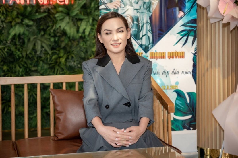 Dì Phi Nhung tiết lộ cố ca sĩ rất mê ăn mận và uống cà phê, có lần Phi Nhung còn hồn nhiên bày tỏ mong muốn được mất lúc còn trẻ đẹp, nếu mất lúc già xấu sẽ trốn một chỗ chứ không muốn ai thấy Dì Phi Nhung tiết lộ cố ca sĩ rất mê ăn mận và uống cà phê, có lần Phi Nhung còn hồn nhiên bày tỏ mong muốn được mất lúc còn trẻ đẹp, nếu mất lúc già xấu sẽ trốn một chỗ chứ không muốn ai thấy