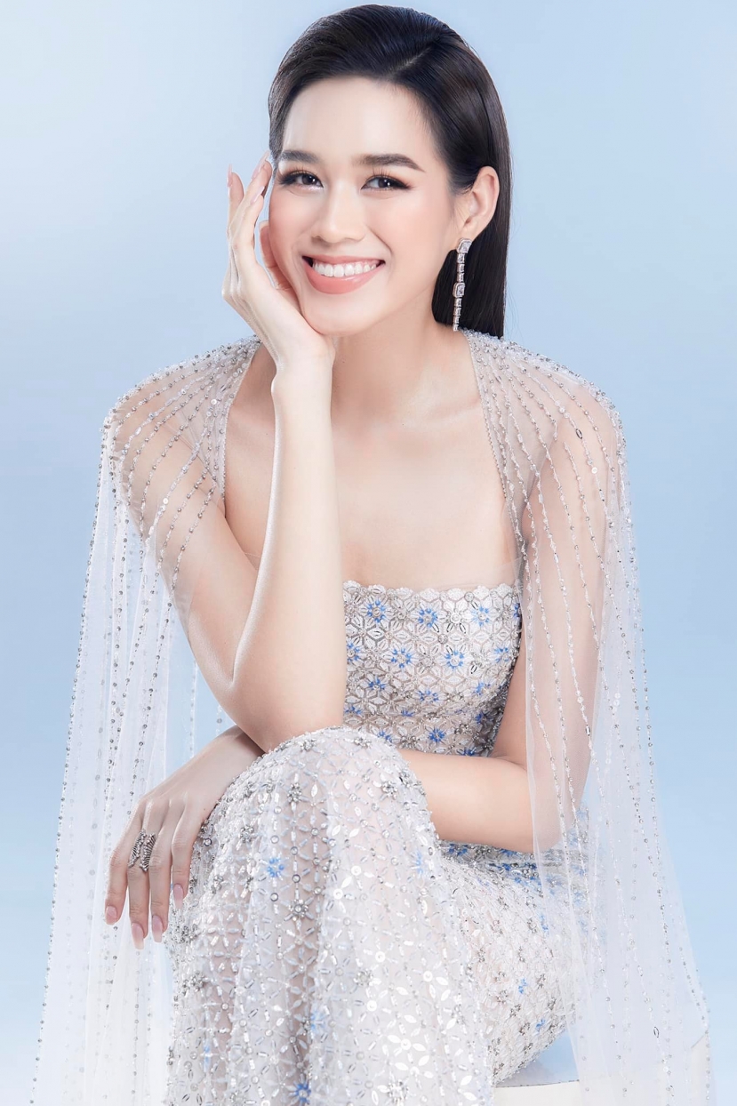 Vừa nhập team Miss World, Đỗ Thị Hà đã 'chặt chém' thế này rồi cơ à, nhưng nhìn vòng 1 thấy hơi sai sai không? - Ảnh 2 Vừa nhập team Miss World, Đỗ Thị Hà đã 'chặt chém' thế này rồi cơ à, nhưng nhìn vòng 1 thấy hơi sai sai không? - Ảnh 2