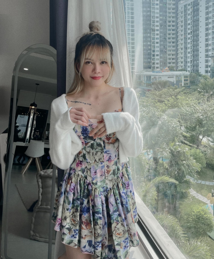 Việc khoe quà do một người đặc biệt tặng giữa tin đồn bạn trai cũ sắp kết hôn cho thấy Thiều Bảo Trâm chẳng mấy quan tâm Việc khoe quà do một người đặc biệt tặng giữa tin đồn bạn trai cũ sắp kết hôn cho thấy Thiều Bảo Trâm chẳng mấy quan tâm