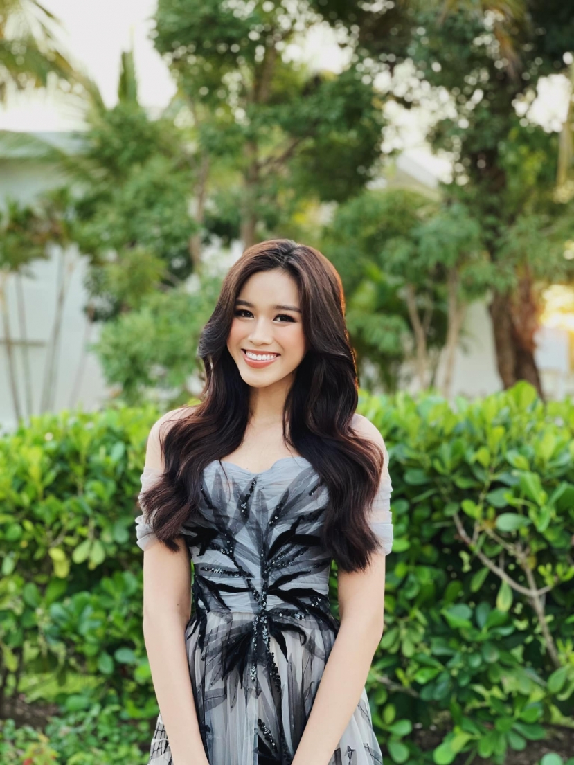 Mặc dù tuổi đời còn rất trẻ nhưng Đỗ Thị Hà đã thể hiện được 'máu chiến' khi biết tạo điểm nhấn tại Miss World Mặc dù tuổi đời còn rất trẻ nhưng Đỗ Thị Hà đã thể hiện được 'máu chiến' khi biết tạo điểm nhấn tại Miss World