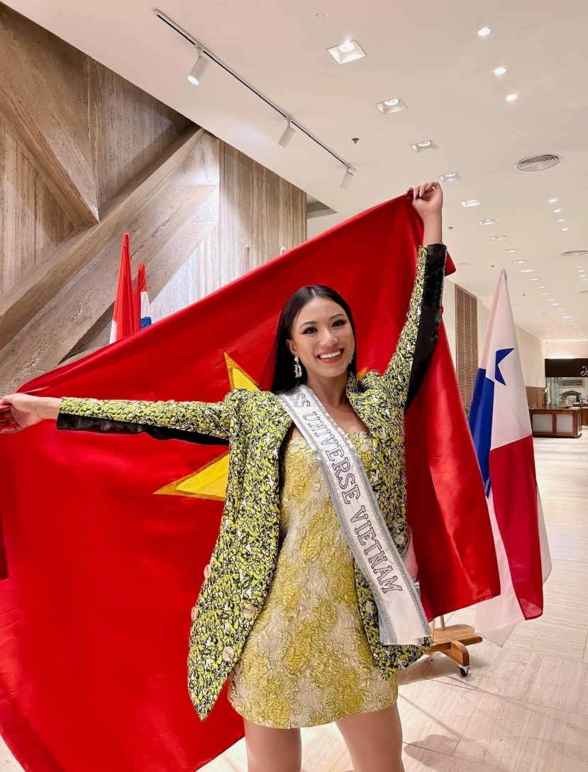 Các Miss hôm nay: Kim Duyên tung 'báu vật', fan quốc tế truy lùng; Đỗ Hà 'gánh' team còng lưng; Thùy Tiên bị chê, BTC lên tiếng trước ồn ào - Ảnh 1 Các Miss hôm nay: Kim Duyên tung 'báu vật', fan quốc tế truy lùng; Đỗ Hà 'gánh' team còng lưng; Thùy Tiên bị chê, BTC lên tiếng trước ồn ào - Ảnh 1