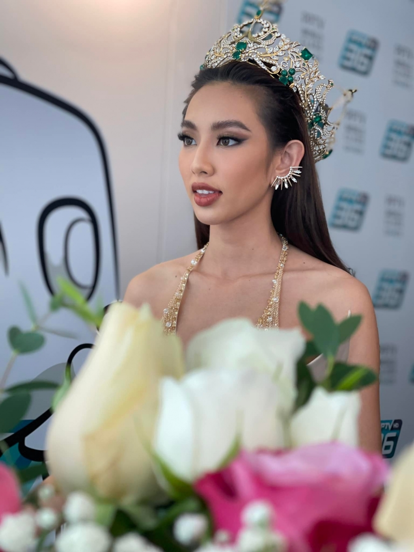 Các Miss làm gì (9/12): Đỗ Hà 'tấu hài', nô nức báo tin vui; Thùy Tiên 'hư hỏng', ồn ào hùng biện; Kim Duyên 'cực chiến', công bố BGK chung kết - Ảnh 11 Các Miss làm gì (9/12): Đỗ Hà 'tấu hài', nô nức báo tin vui; Thùy Tiên 'hư hỏng', ồn ào hùng biện; Kim Duyên 'cực chiến', công bố BGK chung kết - Ảnh 11