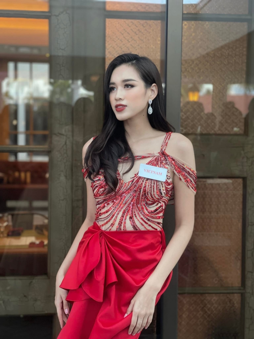 Các Miss làm gì (9/12): Đỗ Hà 'tấu hài', nô nức báo tin vui; Thùy Tiên 'hư hỏng', ồn ào hùng biện; Kim Duyên 'cực chiến', công bố BGK chung kết - Ảnh 3 Các Miss làm gì (9/12): Đỗ Hà 'tấu hài', nô nức báo tin vui; Thùy Tiên 'hư hỏng', ồn ào hùng biện; Kim Duyên 'cực chiến', công bố BGK chung kết - Ảnh 3