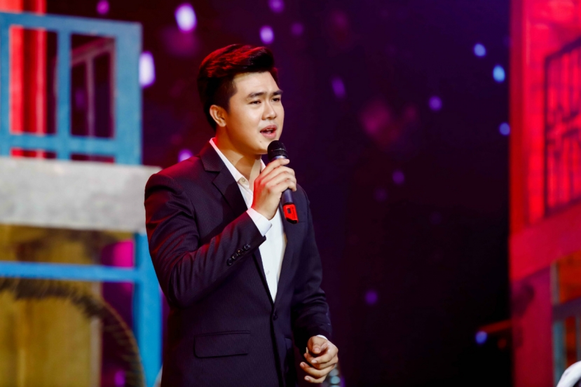 Phú Quí (quán quân Solo cùng bolero) người từng bị chỉ trích khi có tin đồn hẹn hò với Phi Nhung Phú Quí (quán quân Solo cùng bolero) người từng bị chỉ trích khi có tin đồn hẹn hò với Phi Nhung