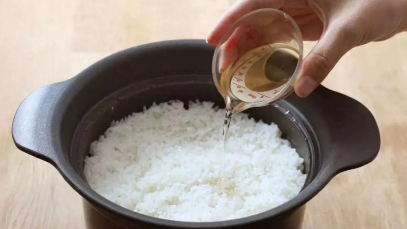 Nấu cơm nghe dễ, nhưng để ngon chuẩn siêu đầu bếp thì hội FA chỉ cần thêm bước này, đạt level 'xuất chuồng' ngay - Ảnh 3 Nấu cơm nghe dễ, nhưng để ngon chuẩn siêu đầu bếp thì hội FA chỉ cần thêm bước này, đạt level 'xuất chuồng' ngay - Ảnh 3