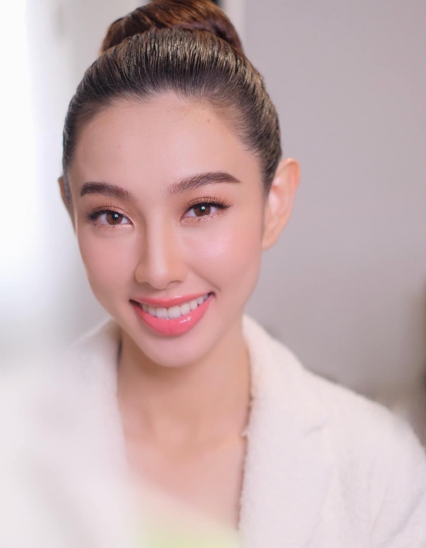 Tín hiệu từ đất Thái: Lộ diện trang phục Thùy Tiên trưng trổ khi về Việt Nam, 'nóng như kem' không đùa được đâu? - Ảnh 2 Tín hiệu từ đất Thái: Lộ diện trang phục Thùy Tiên trưng trổ khi về Việt Nam, 'nóng như kem' không đùa được đâu? - Ảnh 2