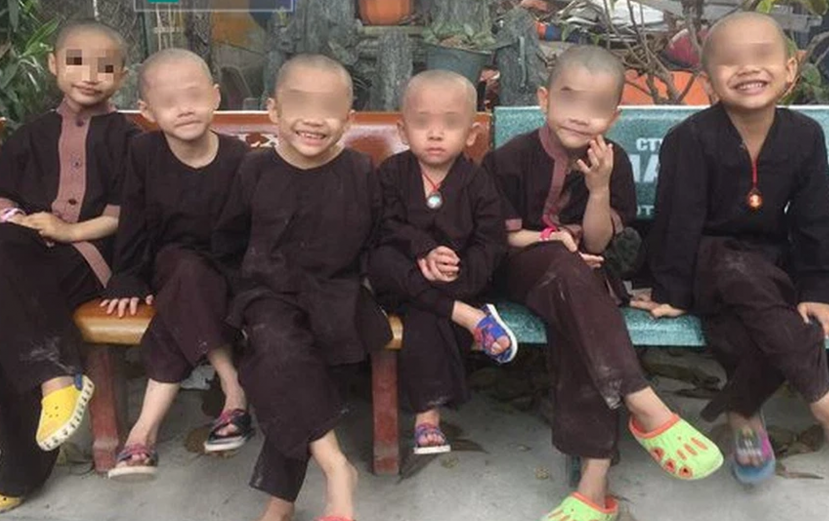 Tịnh Thất Bồng Lai nhận rất nhiều khoản hỗ trợ từ mạnh thường quân do việc 'gắn mác' trẻ mồ côi cho những chú tiểu Tịnh Thất Bồng Lai nhận rất nhiều khoản hỗ trợ từ mạnh thường quân do việc 'gắn mác' trẻ mồ côi cho những chú tiểu