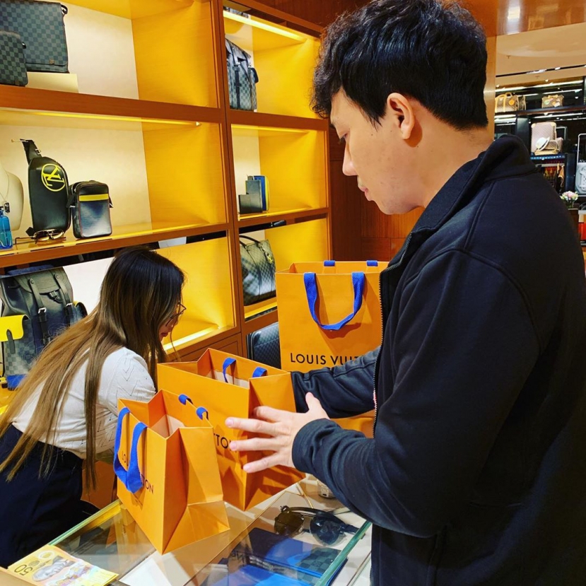 Thú chơi hàng hiệu của Trấn Thành hiếm ngôi sao nào trong Vbiz có thể theo kịp Thú chơi hàng hiệu của Trấn Thành hiếm ngôi sao nào trong Vbiz có thể theo kịp