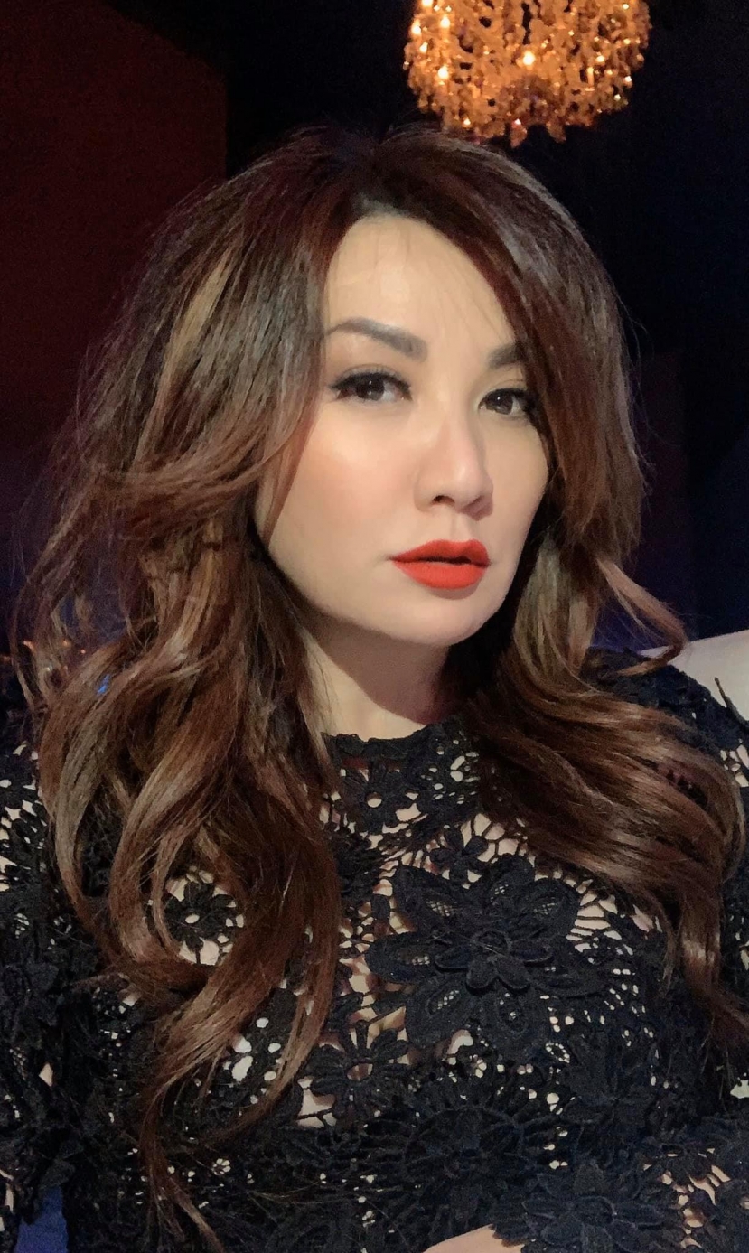 Trizzie Phương Trinh - Phi Nhung coi nhau như chị em gái Trizzie Phương Trinh - Phi Nhung coi nhau như chị em gái