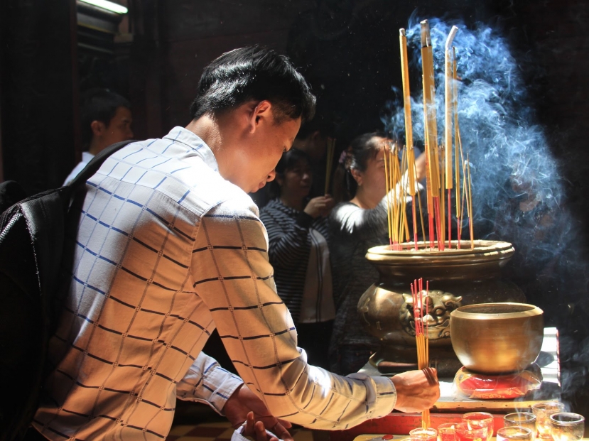 Thắp hương thế nào? Thắp hương thế nào?