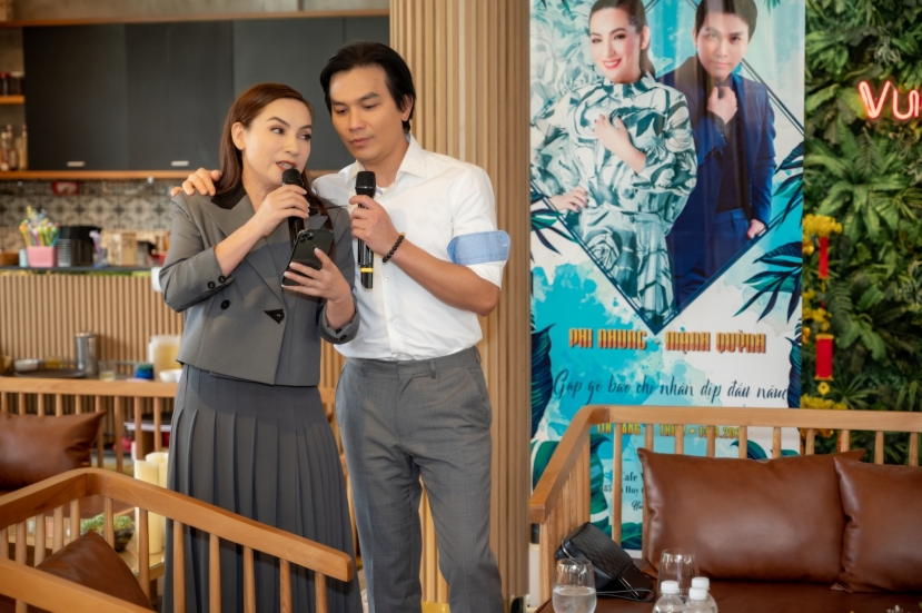 Giờ đây Phi Nhung đã không còn nữa, khán giả mong muốn Mạnh Quỳnh sẽ tiếp tục phát triển, rộng mở sự nghiệp để người nơi phương xa an lòng Giờ đây Phi Nhung đã không còn nữa, khán giả mong muốn Mạnh Quỳnh sẽ tiếp tục phát triển, rộng mở sự nghiệp để người nơi phương xa an lòng