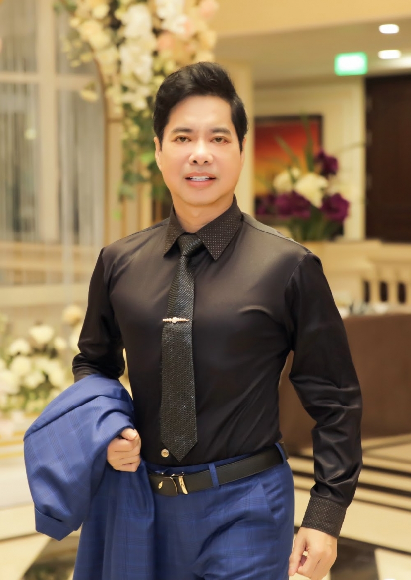 Nói về tính cách của đàn em, Ngọc Sơn cho biết Hồ Văn Cường là người lễ phép. Tuy có đôi lần thiếu sót nhưng anh vẫn mong khán giả sẽ biết vị tha Nói về tính cách của đàn em, Ngọc Sơn cho biết Hồ Văn Cường là người lễ phép. Tuy có đôi lần thiếu sót nhưng anh vẫn mong khán giả sẽ biết vị tha