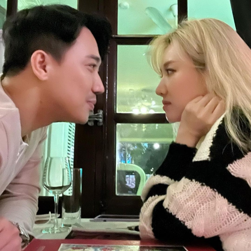 Nam nghệ sĩ gửi đến bà xã hai từ 'vẫn yêu' như minh chứng cho ngọn lửa tình yêu rực cháy hơn nửa thập kỷ nên duyên cau trầu Nam nghệ sĩ gửi đến bà xã hai từ 'vẫn yêu' như minh chứng cho ngọn lửa tình yêu rực cháy hơn nửa thập kỷ nên duyên cau trầu