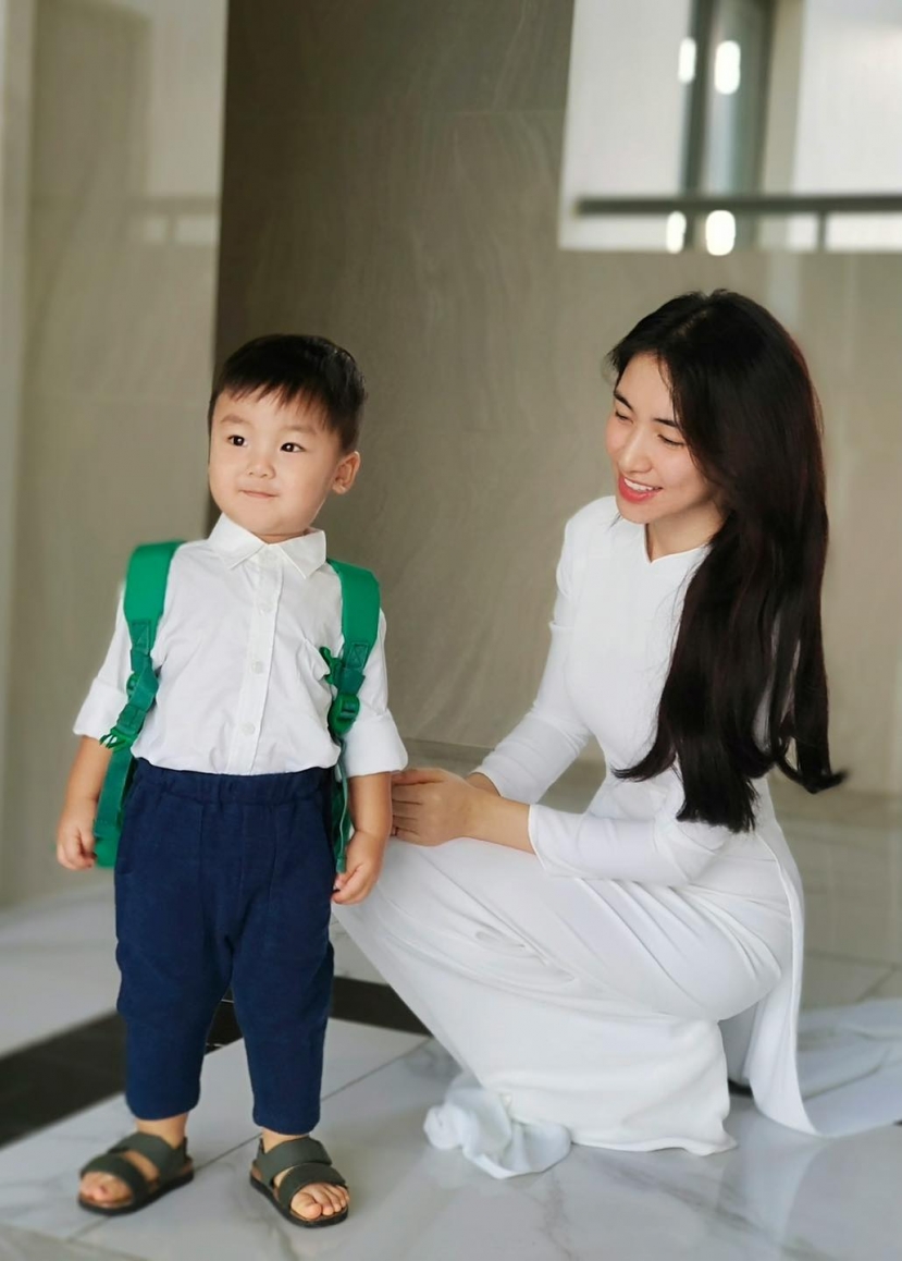 Ai nấy cũng đều phải ngưỡng mộ trước sự mạnh mẽ, khí chất nữ cường của Hòa Minzy Ai nấy cũng đều phải ngưỡng mộ trước sự mạnh mẽ, khí chất nữ cường của Hòa Minzy