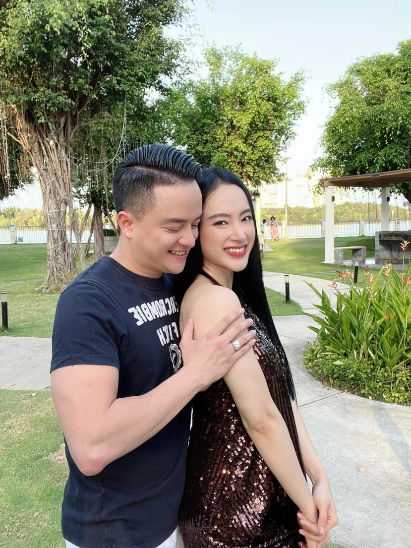 Cao Thái Sơn cảm thấy vui khi khán giả gán ghép mình cùng Angela Phương Trinh Cao Thái Sơn cảm thấy vui khi khán giả gán ghép mình cùng Angela Phương Trinh
