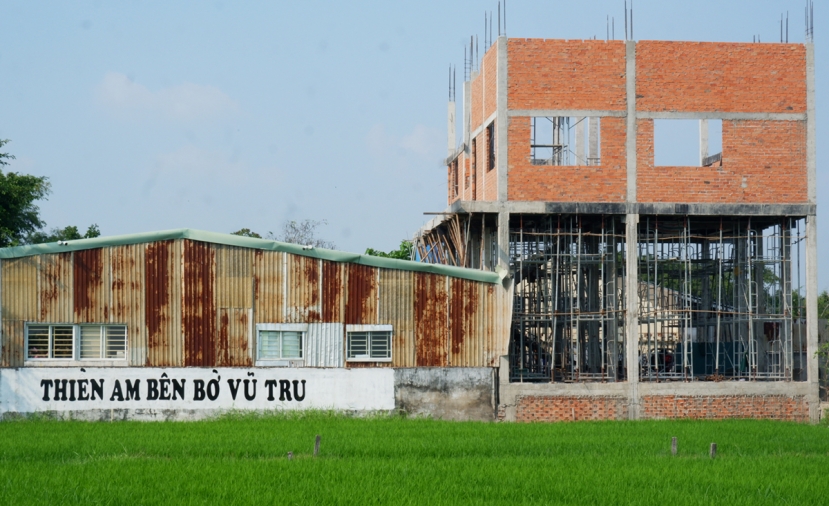 Mới đây, Tịnh Thất Bồng Lai đã bị bốc cháy dữ dội, rất may thời điểm xảy ra sự việc các thành viên không có trong nhà Mới đây, Tịnh Thất Bồng Lai đã bị bốc cháy dữ dội, rất may thời điểm xảy ra sự việc các thành viên không có trong nhà