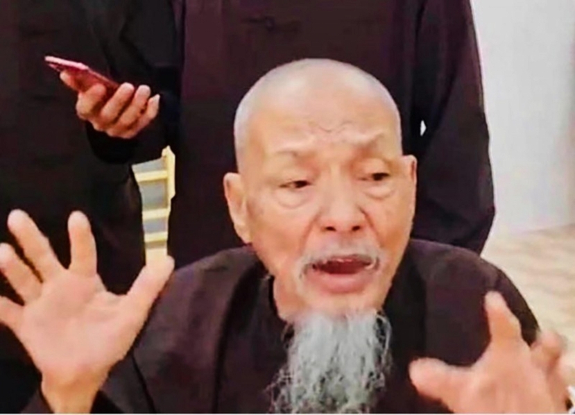 Luật sư bào chữa 'thầy ông nội' cho biết, sức khỏe ông Lê Tùng Vân hiện rất yếu, người hốc hác đi nhiều so với trước khi bị khởi tố Luật sư bào chữa 'thầy ông nội' cho biết, sức khỏe ông Lê Tùng Vân hiện rất yếu, người hốc hác đi nhiều so với trước khi bị khởi tố
