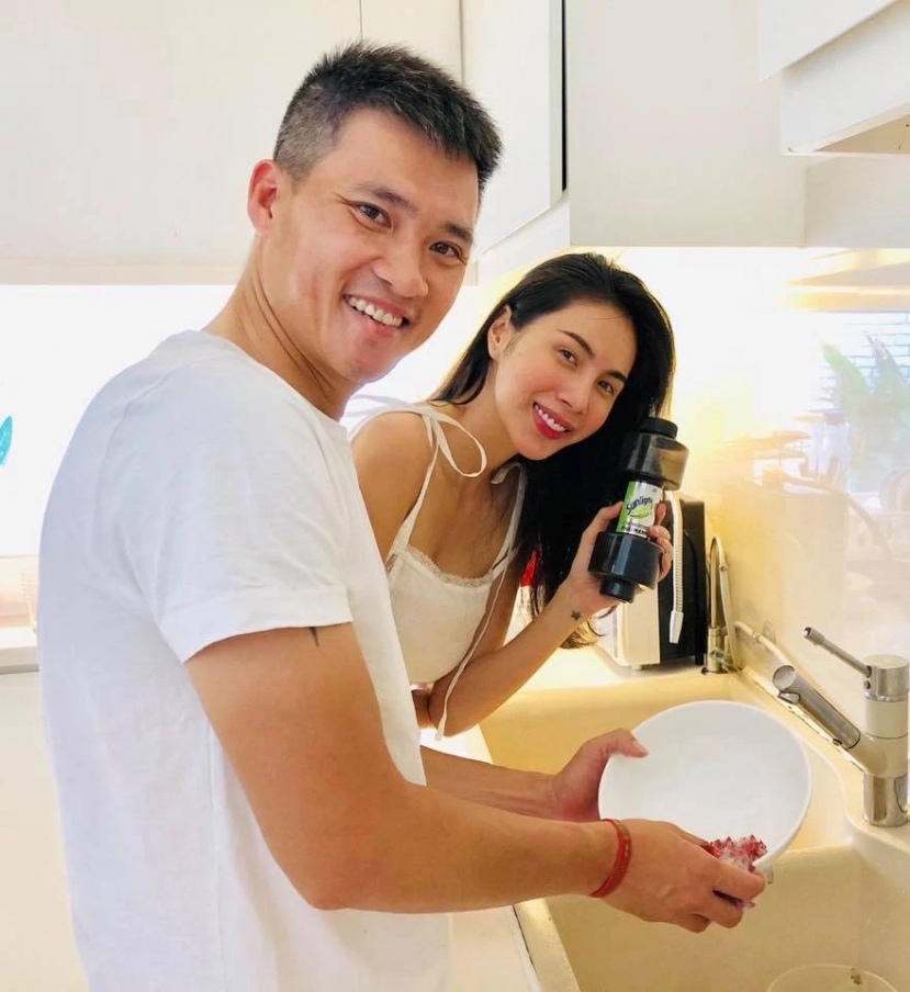 Em gái Công Vinh tiết lộ sự thật về anh trai sau khi vợ chồng cựu danh thủ trải qua biến cố lớn - Ảnh 1 Em gái Công Vinh tiết lộ sự thật về anh trai sau khi vợ chồng cựu danh thủ trải qua biến cố lớn - Ảnh 1
